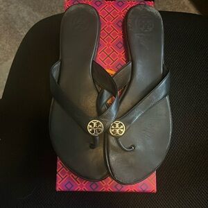Tory Burch Benton thong black